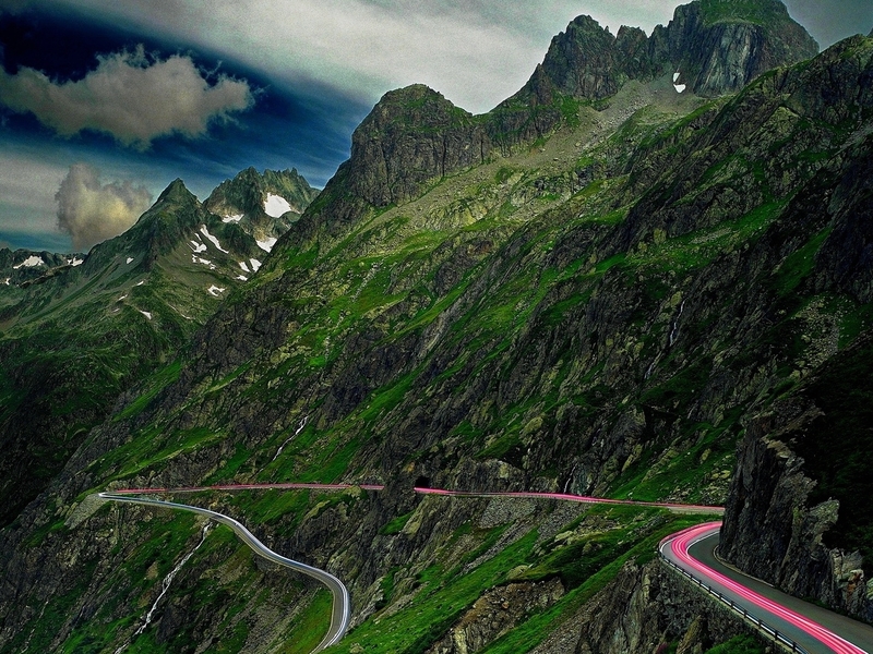 Hình ảnh con đường qua núi