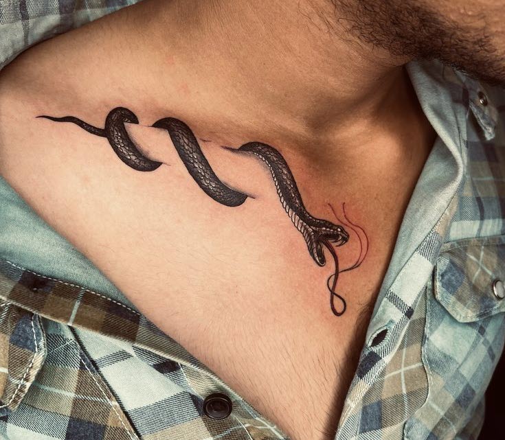 Ảnh tattoo rắn quấn xương quai xanh siêu đẹp