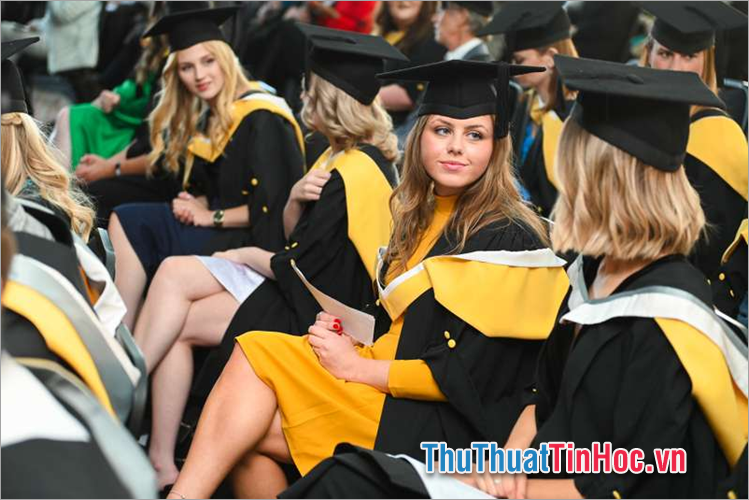 Chúc em may mắn trong tương lai và đạt được tất cả mọi ước mơ và mục tiêu của mình