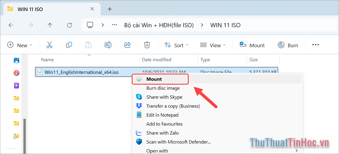 Click chuột phải vào file ISO → Mount