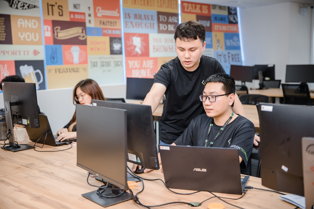 Hợp tác với đối tác có kinh nghiệm giúp doanh nghiệp đảm bảo tiến độ triển khai