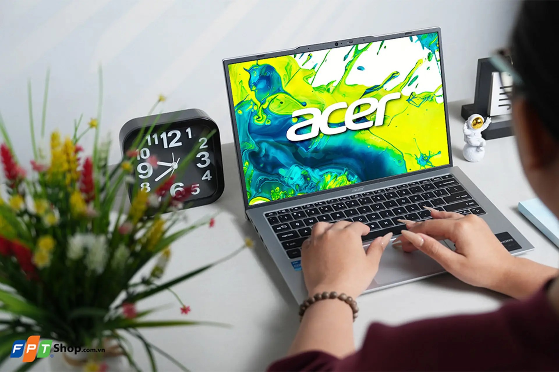 Màn hình và vài thông số khác